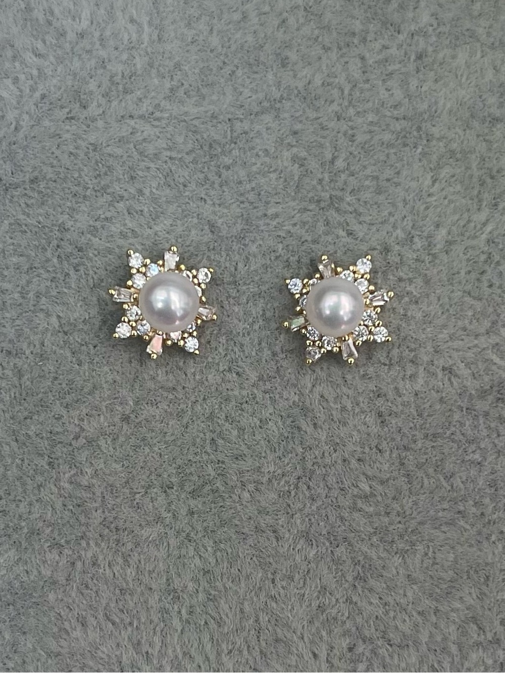 Freshwater Pearl and Crystal Starburst Stud Earrings -925 silver posts